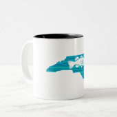 ノースカロライナ波魚釣り ツートーンマグカップ (正面左)