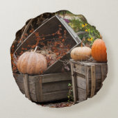 ノースカロライナ、リンビル、秋のカボチャ ラウンドクッション (裏面)