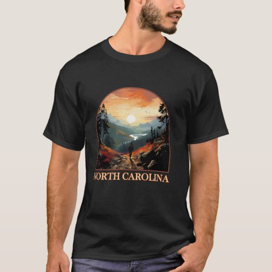 ノースカロライナNCハイキングマウンテン州のプライドロン Tシャツ (正面)