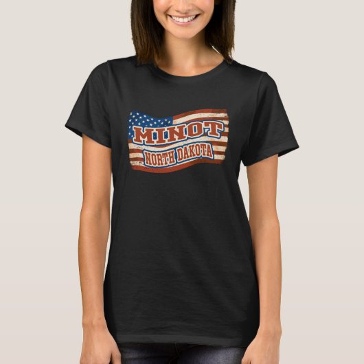 ノースダコタ州 ミノット アメリカのヴィンテージ アメリカ国旗 Tシャツ (正面)