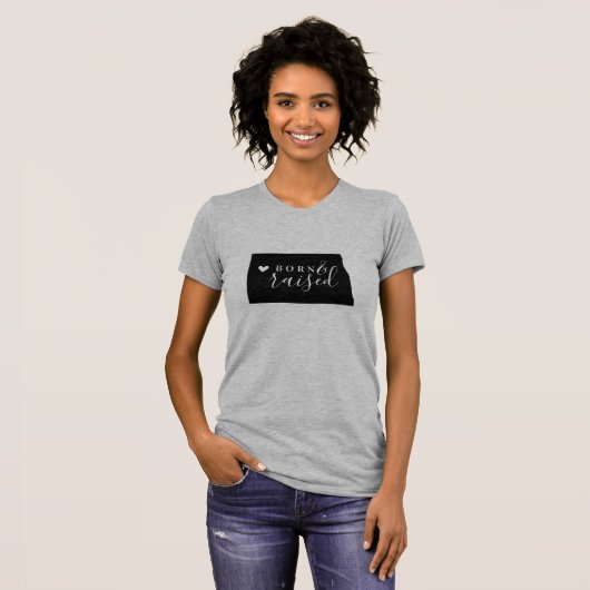 ノースダコタ生まれと州T型 Tシャツ (正面フル)