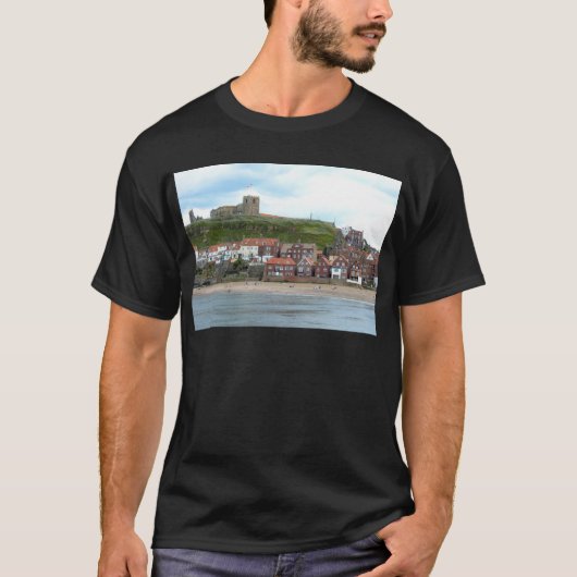 ノースヨークシャー州ウィットビー Tシャツ (正面)