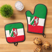 ノースライン州西ファリアピンバックボタン国旗 鍋つかみ&鍋敷きセット (トップダウン)