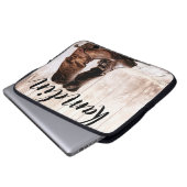 ノートパソパーソナライズされたコンは西に素朴ブーツ ラップトップスリーブ (正面下部)