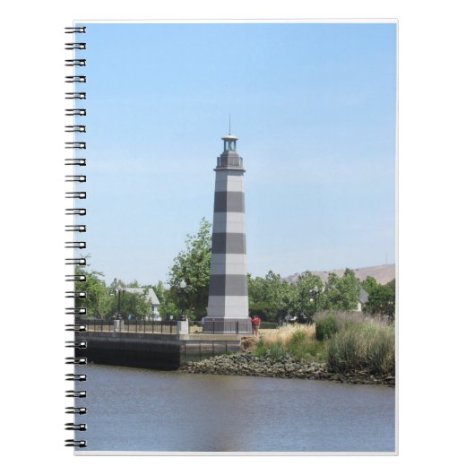 ノート – Suisun Harbor Light house (正面)