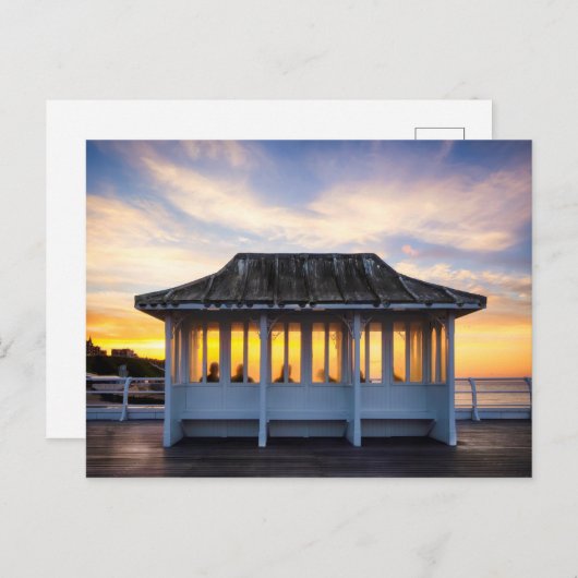 ノーフォークのクローマー桟橋で夕日を見ている人々 ポストカード (正面/裏面)