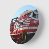 ノーフォーク南部鉄道911ディーゼル機関車 ラウンド壁時計 (傾斜)