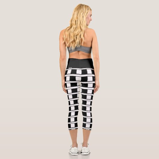 ハイウェイストカプリブラック&ホワイト市松模様に カプリレギンス (裏面)