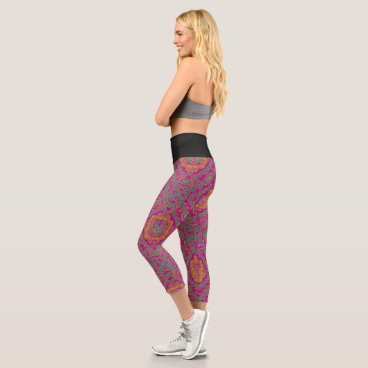 ハイウェストYoga Capris、XS (0-2) カプリレギンス (左)