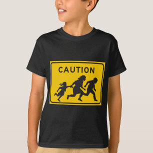 ハイウェーの印を交差させている不法入国者 Tシャツ