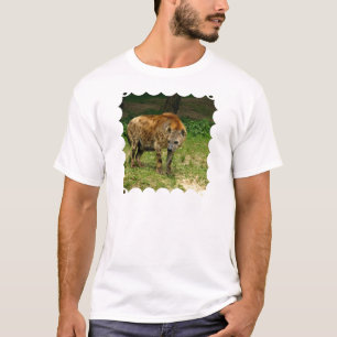 ハイエナのうろつきの人のTシャツ Tシャツ