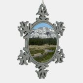 ハイカントリーマウンテンストリームI スノーフレークピューターオーナメント (左)