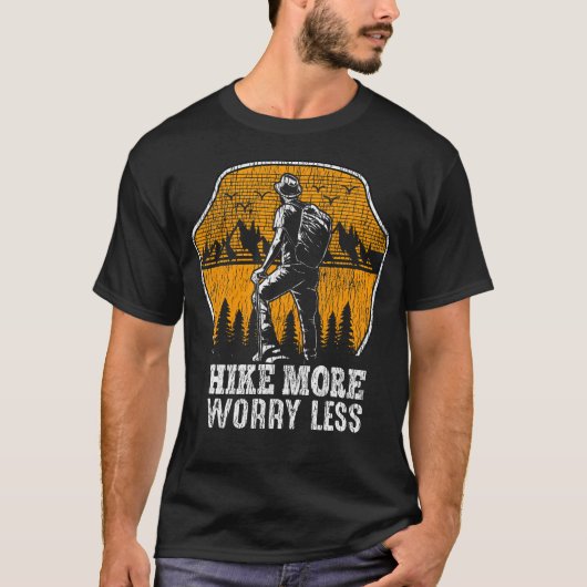 ハイカー アドベンチャー 愛好家 アウトドア キャンプ 山 Tシャツ (正面)