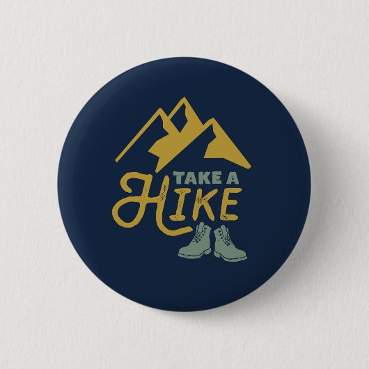 ハイキングおもしろいパンプンハイカーヴィンテージレトロ 缶バッジ (正面)