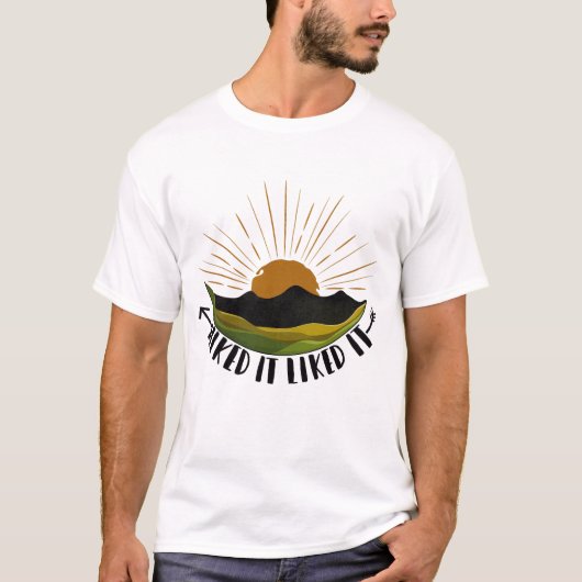 ハイキングが好きです  Tシャツ (正面)