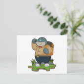 ハイキングするモグラのイラスト（リュックを背負っている） ポストカード (スタンド正面)