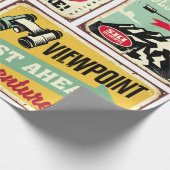 ハイキングとキャンプ用のレトロシンボルや象徴コレクション。屋外 ラッピングペーパー (角)