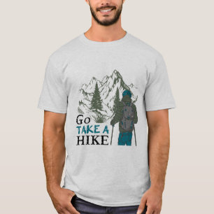 ハイキングに行く – Adventure Awaits T-Shirt Tシャツ
