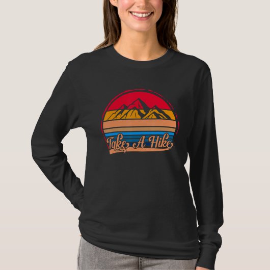 ハイキングに行こう Tシャツ (正面)
