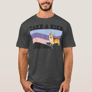 ハイキングのペンブロークウェルシュコーギーおもしろいグラフィック Tシャツ