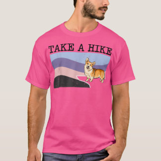 ハイキングのペンブロークウェルシュコーギーおもしろいグラフィック Tシャツ