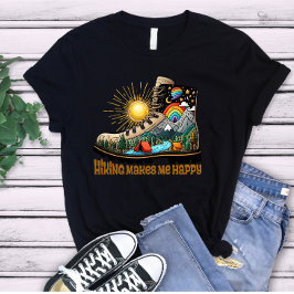 ハイキングの山の風景 ブーツ グラフィック 自然 トライブレンドTシャツ