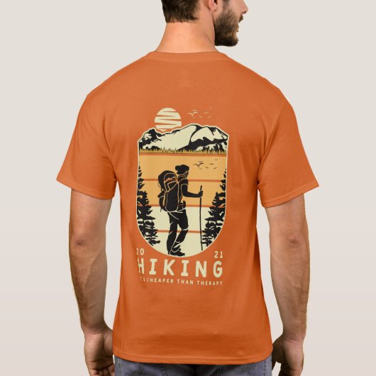 ハイキングはセラピーより安い Tシャツ (裏面)