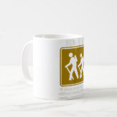 ハイキングはセラピーハイキングより安おもしろいい コーヒーマグカップ (正面左)