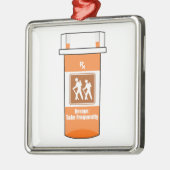 ハイキングは薬だ メタルオーナメント (左)