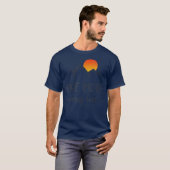 ハイキングより心配が少ない日没の山ハイキング Tシャツ (正面フル)