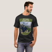 ハイキングより心配の少ない – ハイキング引用文 Tシャツ (正面フル)
