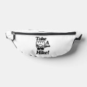 ハイキングをする ファニーパック (レイダウン)