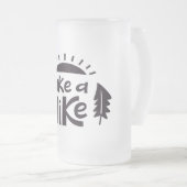 ハイキングをする フロストグラスビールジョッキ (正面右)