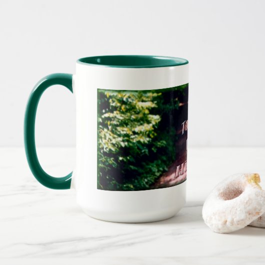 ハイキングをする マグカップ (ドーナツ付き)