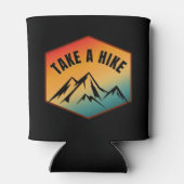 ハイキングをする 缶クーラー (裏面)