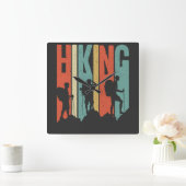 ハイキングをテーマにしたアドベンチャーシャツ、ヴィンテージハイキング スクエア壁時計 (ホーム)