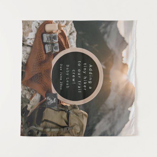 ハイキングをテーマにした妊娠告知 タペストリー (正面(横))