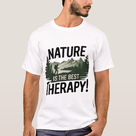ハイキングを増やし、心配を減らす – 感動的 Hiking Deseg Tシャツ (正面)