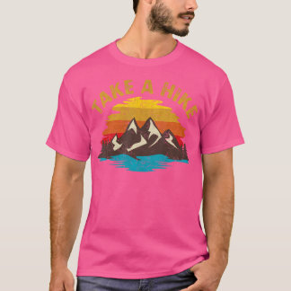 ハイキングアウトドアサンセットヴィンテージスタイル山 Tシャツ