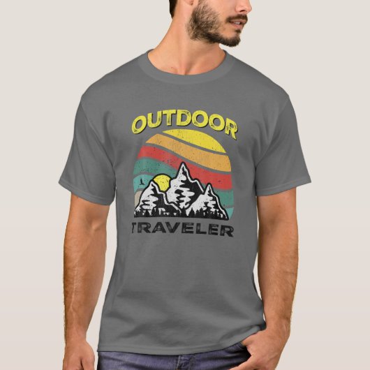 ハイキングアウトドアトラベラーキャンプ Tシャツ (正面)