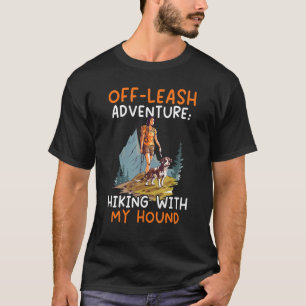 ハイキングドッグハイカー犬のオーナーマウンテン登山子犬 Tシャツ