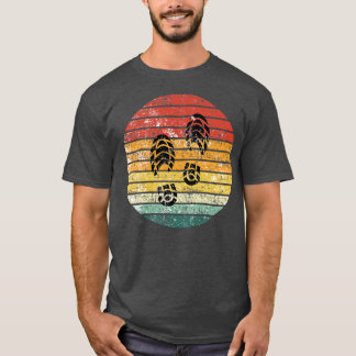 ハイキングハイキングブーツのフットプリント Tシャツ