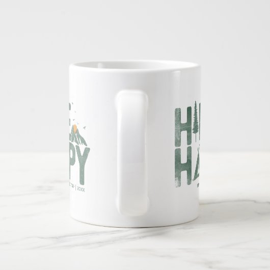 ハイキングハッピーキャンパーハイカーハイキングファミリーパーソナライズされた ジャンボコーヒーマグカップ (裏面)