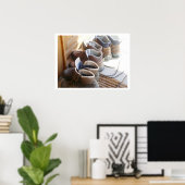 ハイキングブーツが車室ドアの外に並ぶ ポスター (ホームオフィス)