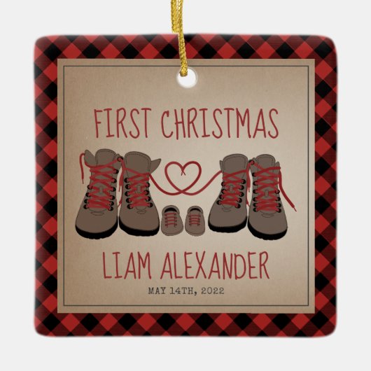 ハイキングブーツベビー初めてのクリスマスプレイド セラミックオーナメント (正面)