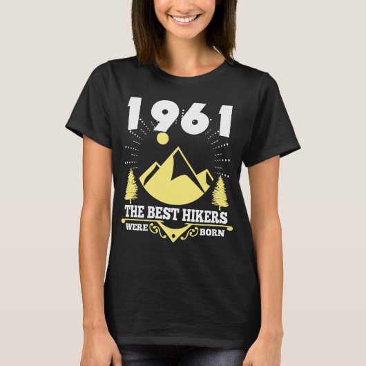 ハイキングマウンテン登山1961誕生日ハイカーギフト Tシャツ (正面)