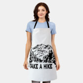 ハイキング引用文モノクロ山景色を撮る エプロン (着用した状態)