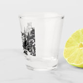 ハイキング引用文モノクロ山景色を撮る ショットグラス (右)