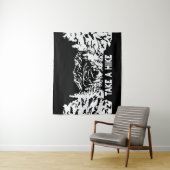 ハイキング引用文モノクロ山景色を撮る タペストリー (インサイチュ)