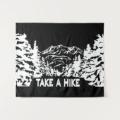 ハイキング引用文モノクロ山景色を撮る タペストリー (正面(横))